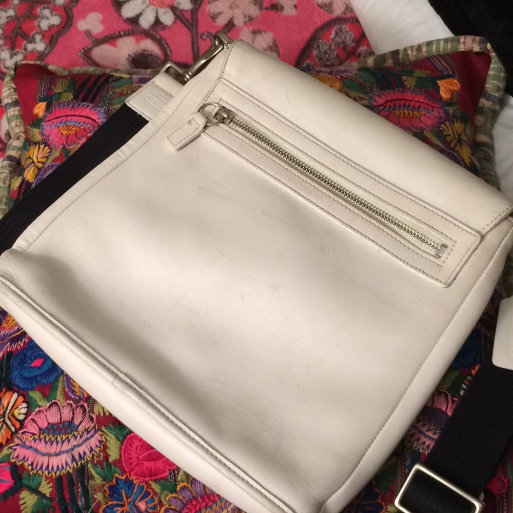 Vintage Coach White Leather Crossbody Adj. Purse - Picture 8 of 15